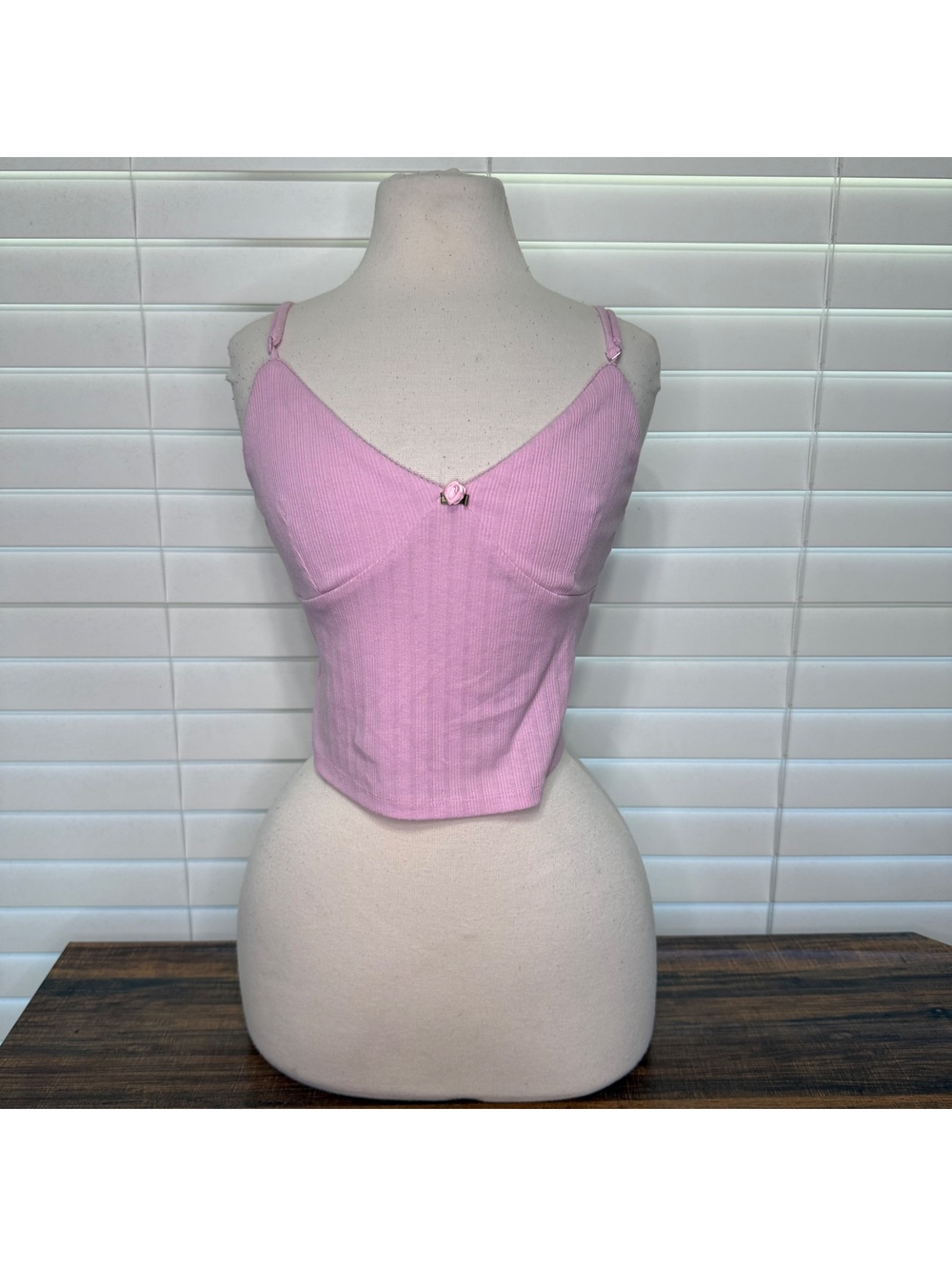 Forever 21 Pink Crop Tank Top with Rose Size Medium